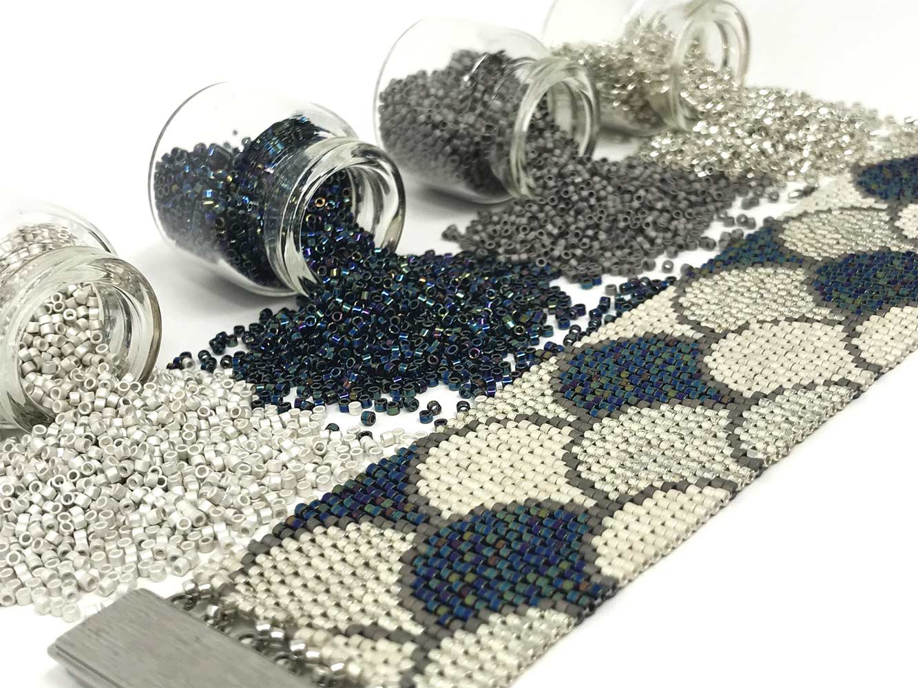 Blue to Silver Fade Beading Kit - String of the Art